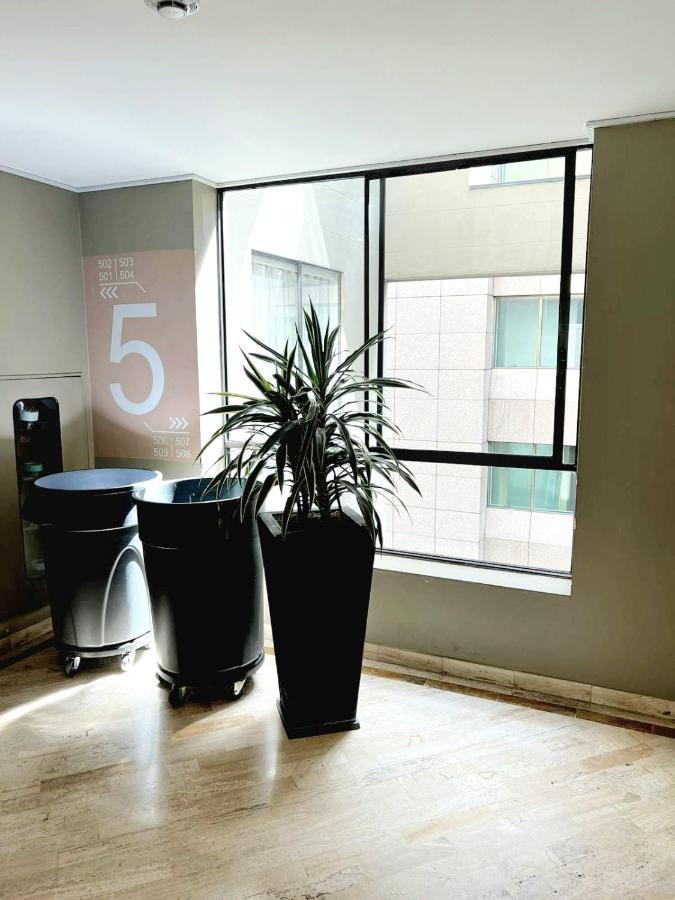 Acogedor Apartasuite Cerca Al Parque De La 93 Bogota Ngoại thất bức ảnh